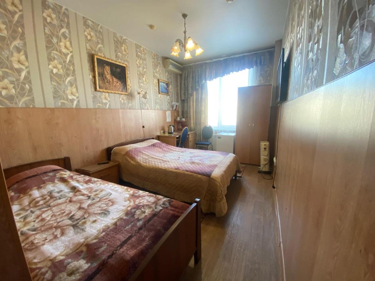 Sapfir Hotel Krasnoyarsk Bagian luar foto